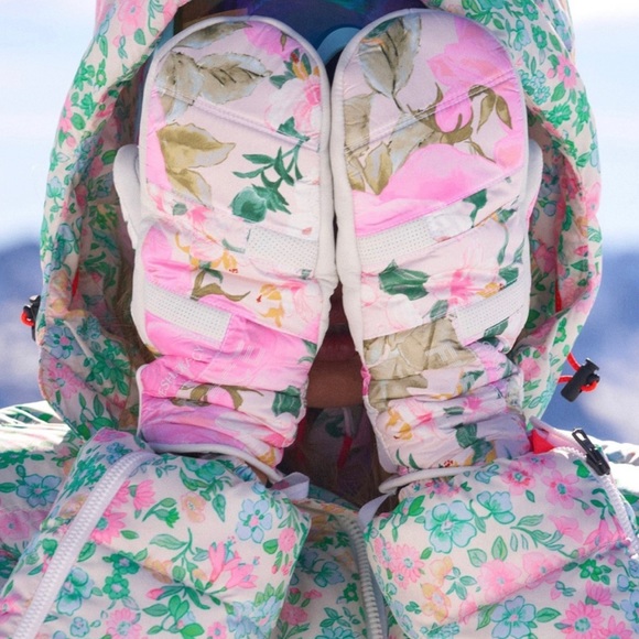 LoveShackFancy Accessories - RARE LoveShackFancy x Bogner Panja Insulated Ski Mittens